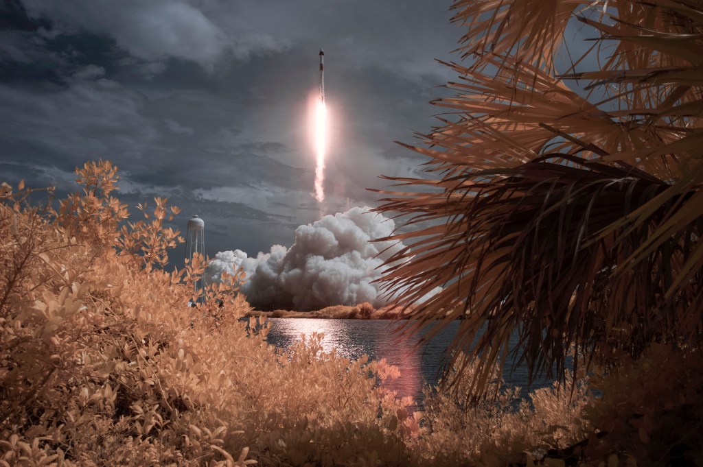 Pentagon wants SpaceX delivering cargo around the globe — and a live test could come next year