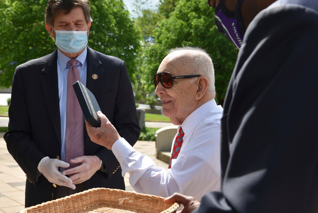 Korean War veteran sees medals for first time at ceremony