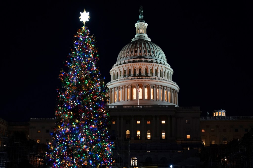 Feds get a full day off for Christmas Eve