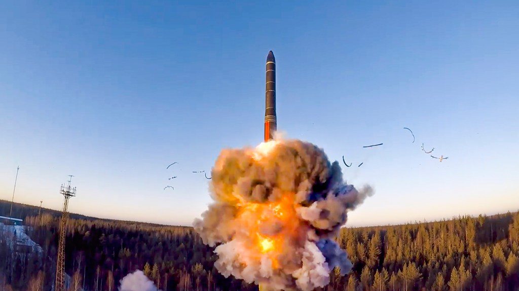 Putin signs extension of last Russia-US nuclear arms treaty