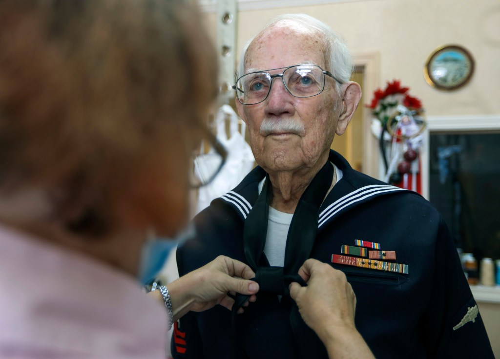 WWII veteran wants to be buried in Navy uniform, so she made one