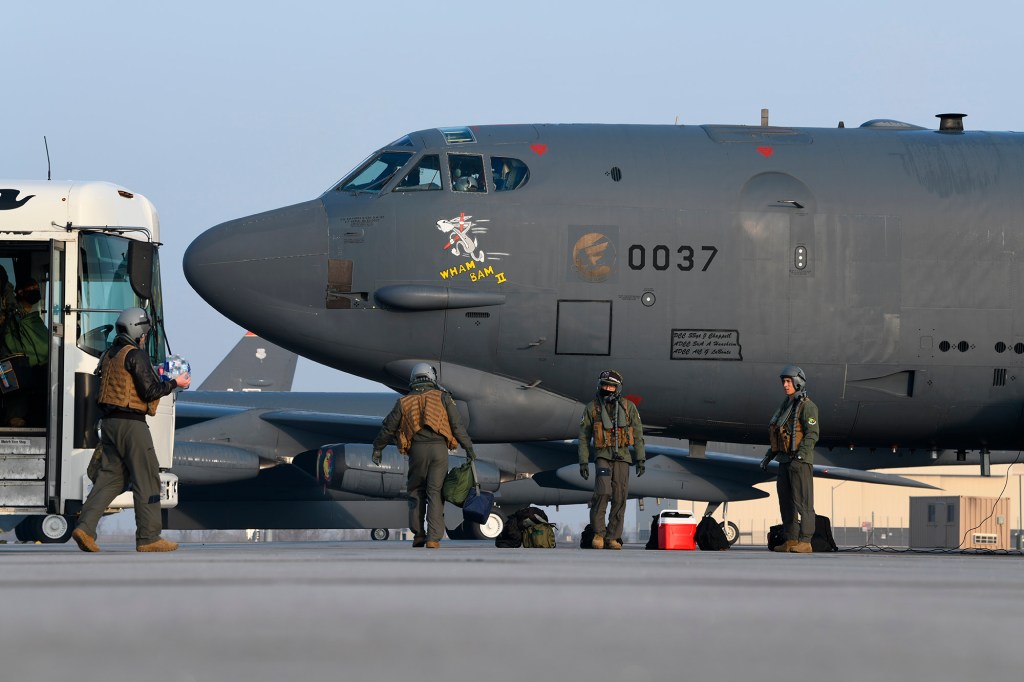 US B-52s again fly over Mideast in warning to Iran