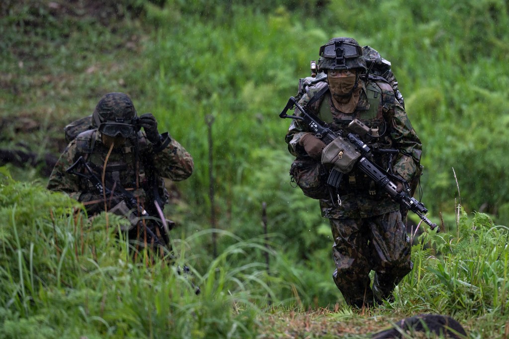 US, Japan agree to two defense pacts amid China worries