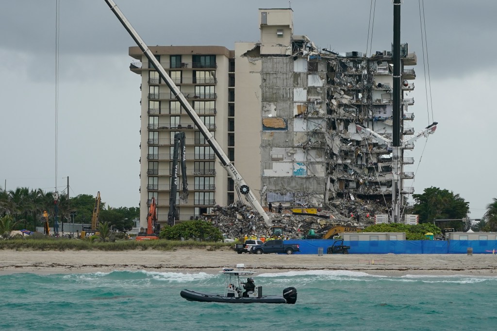 VA sends mobile vet center to site of deadly Florida building collapse