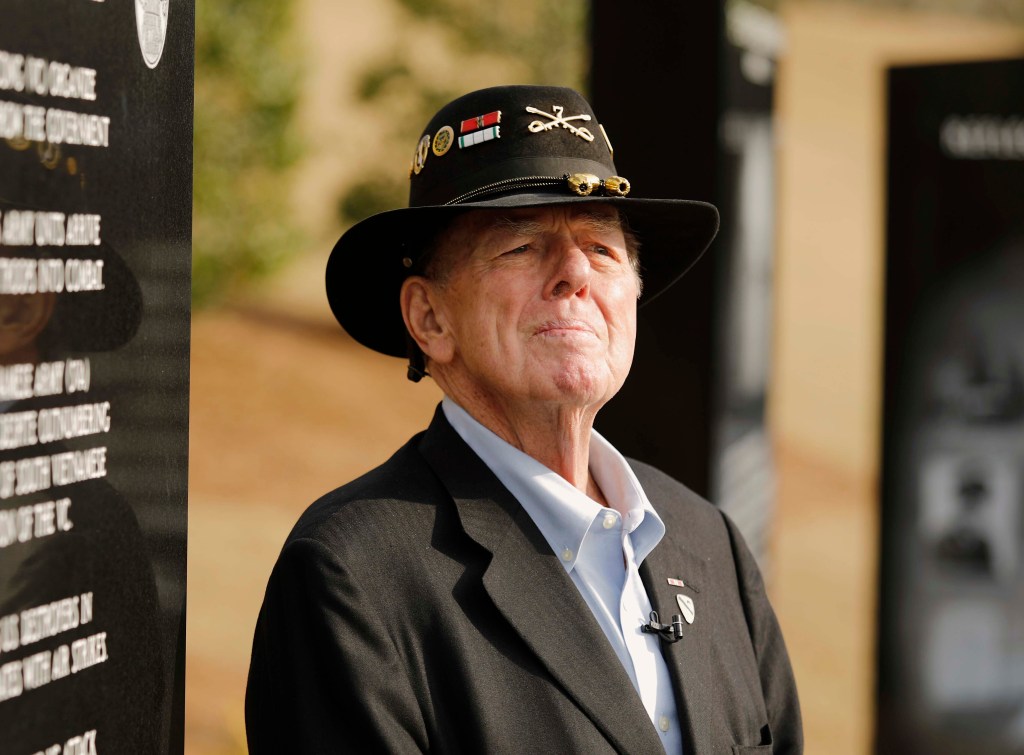 Journalist Joe Galloway, chronicler of Vietnam War, dies