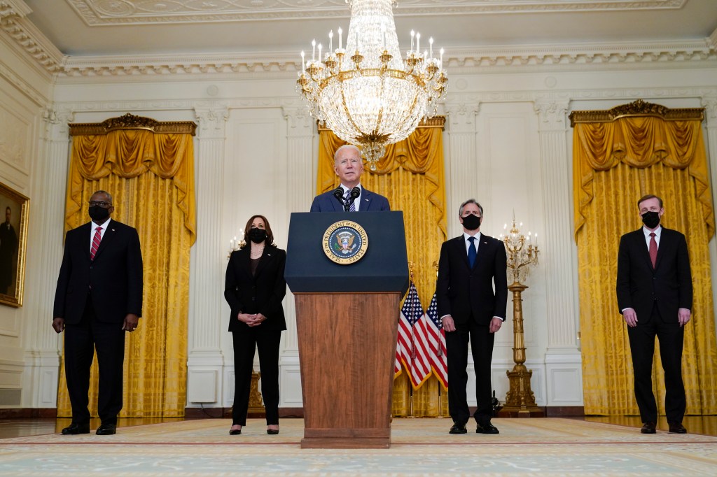 Biden vows to evacuate all Americans, foreign allies from Afghanistan