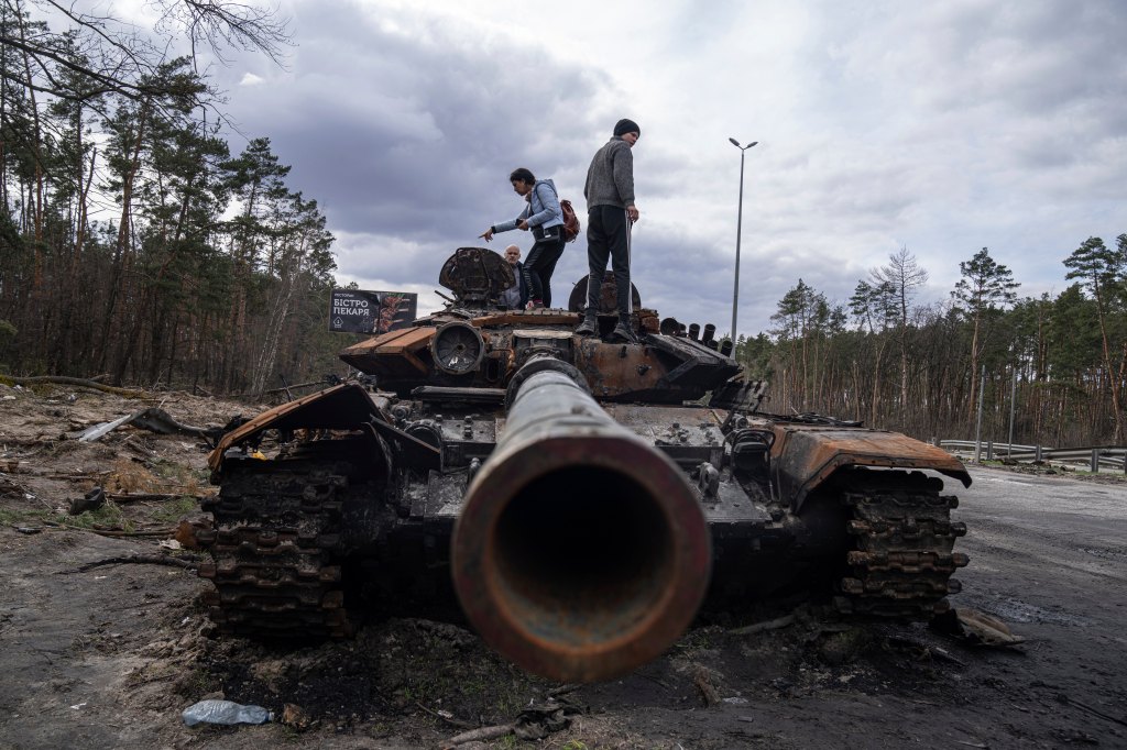 Lithuania to lay antitank mines along its borders with Belarus, Russia