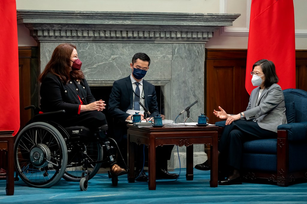 US senator visits Taiwan as China ups military threat