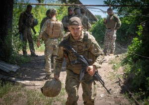 Russian forces retreat amid Ukrainian counteroffensive