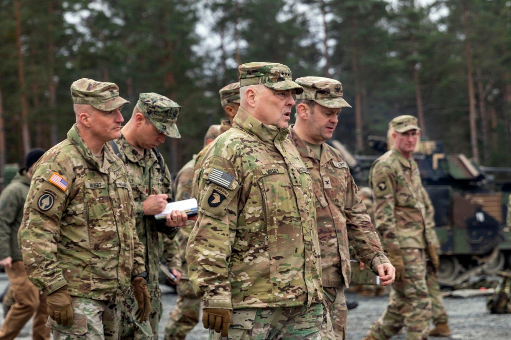 US, Ukraine top military chiefs meet in person for first time