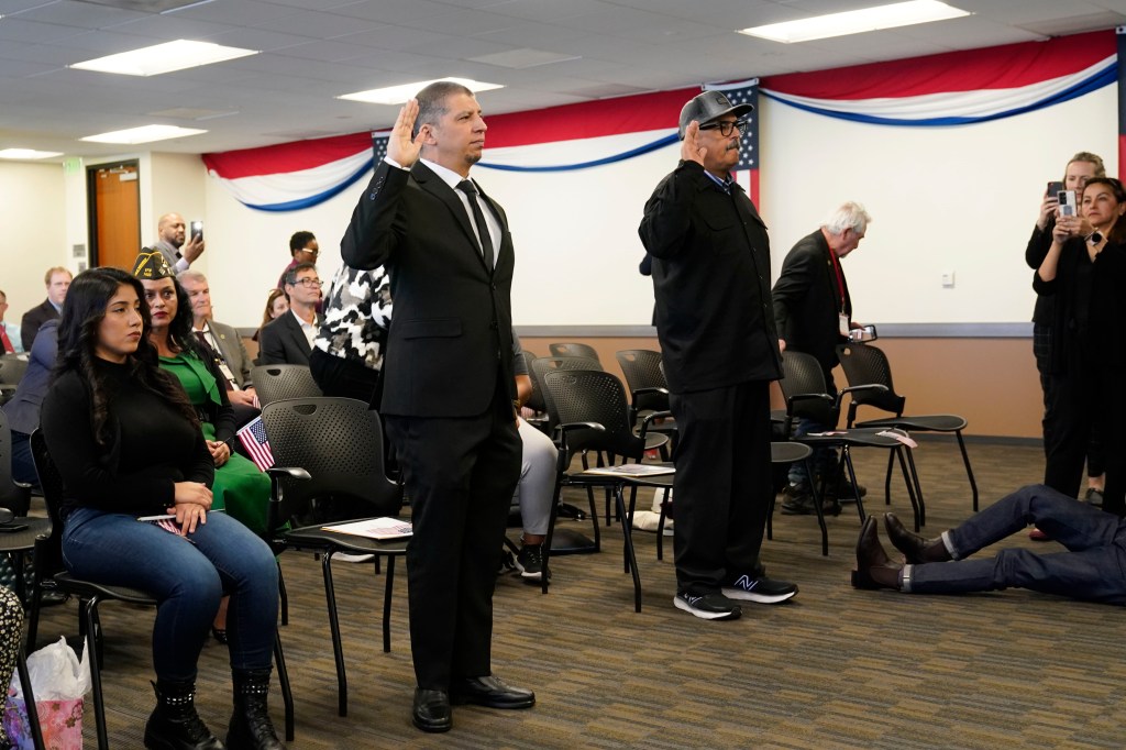 Army veterans deported to Mexico win US citizenship