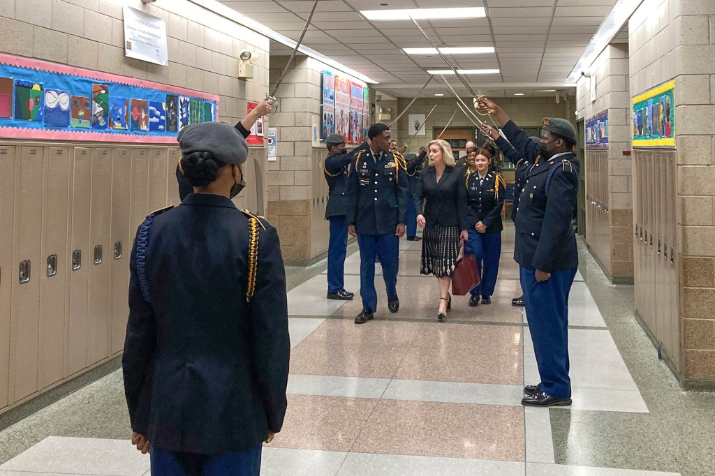 Army secretary wants to persuade schools to welcome recruiters