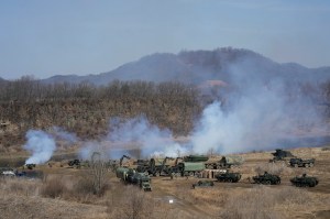 US, South Korea hold drills as North sub test-fires missiles