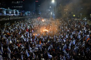 Mass protests erupt after Netanyahu fires defense chief