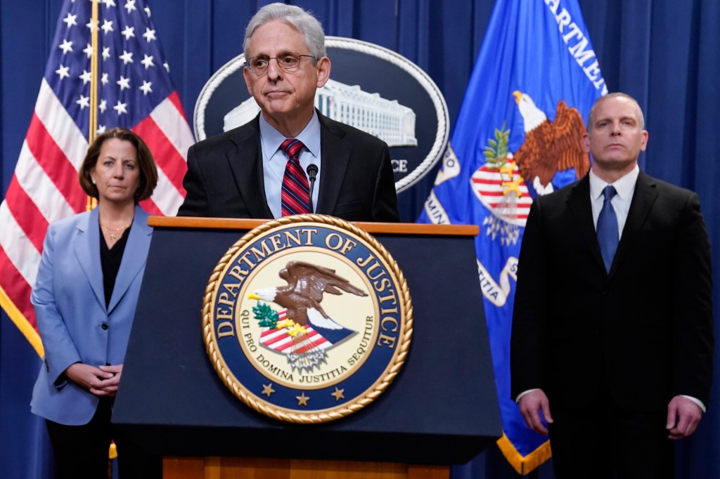 Justice Dept: Guardsman to be charged with removing classified info