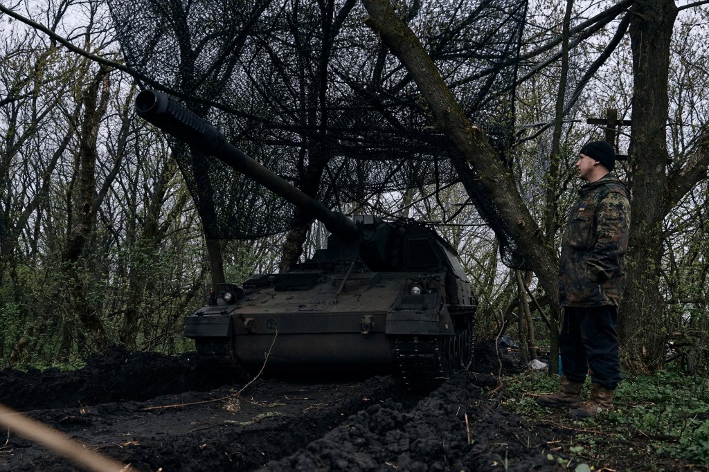Rheinmetall to equip 22 German howitzers with parts in resupply order