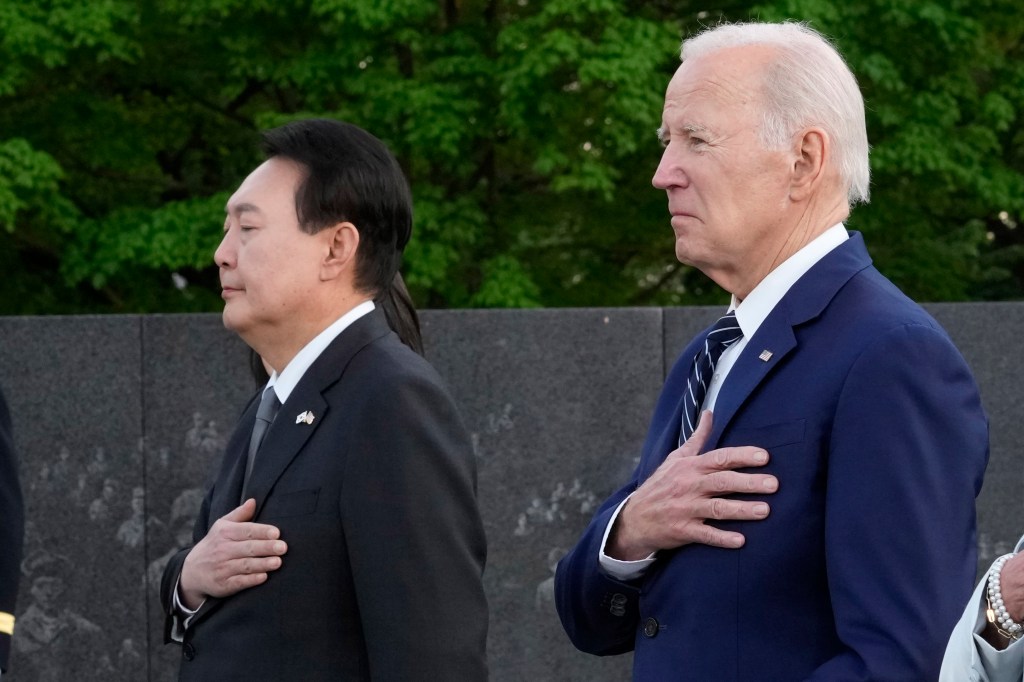 US to dock nuclear subs in SKorea for 1st time in 40 years