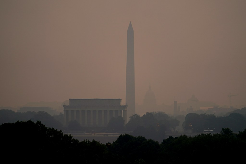 Telework pushed for federal workers as smog worsens in DC