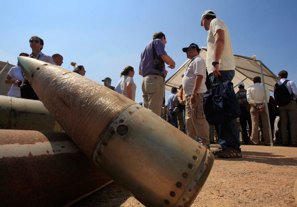 US to provide Ukraine cluster munitions in new military aid package