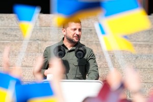 Ukraine’s Zelenskyy thanks Danes in person for F-16s
