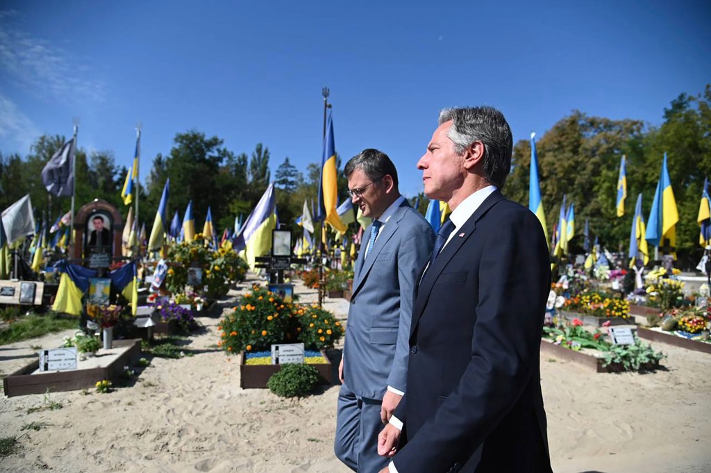 Russian shelling in east kills 17 as US Secretary of State visits Kyiv