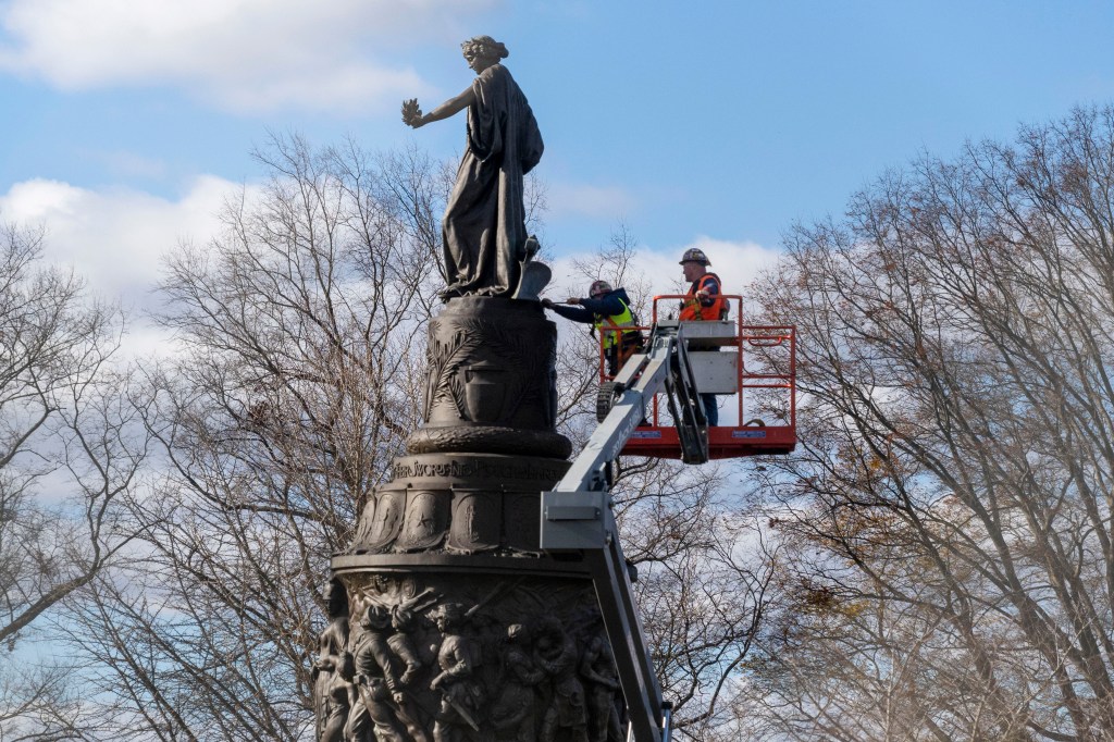 Judge weighs removal of Confederate memorial at Arlington Cemetery