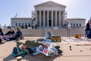 Vets advocates push Supreme Court to dump laws punishing homelessness