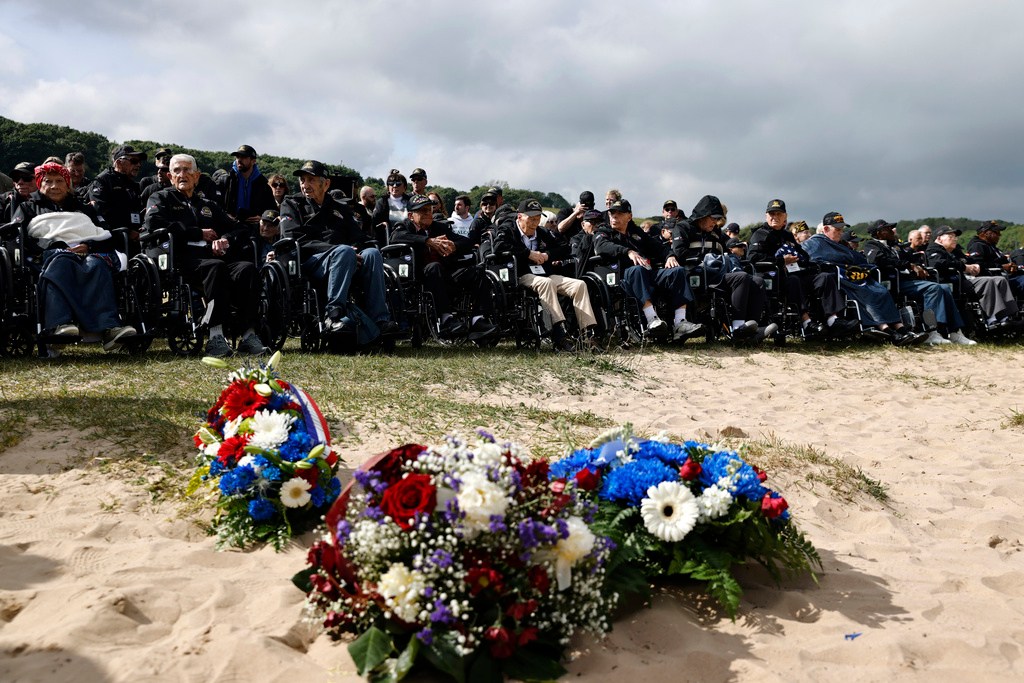 Last WWII vets converge on Omaha Beach for D-Day and fallen friends