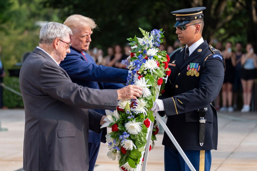 Lawmakers demand Army sanction Trump over Arlington Cemetery visit