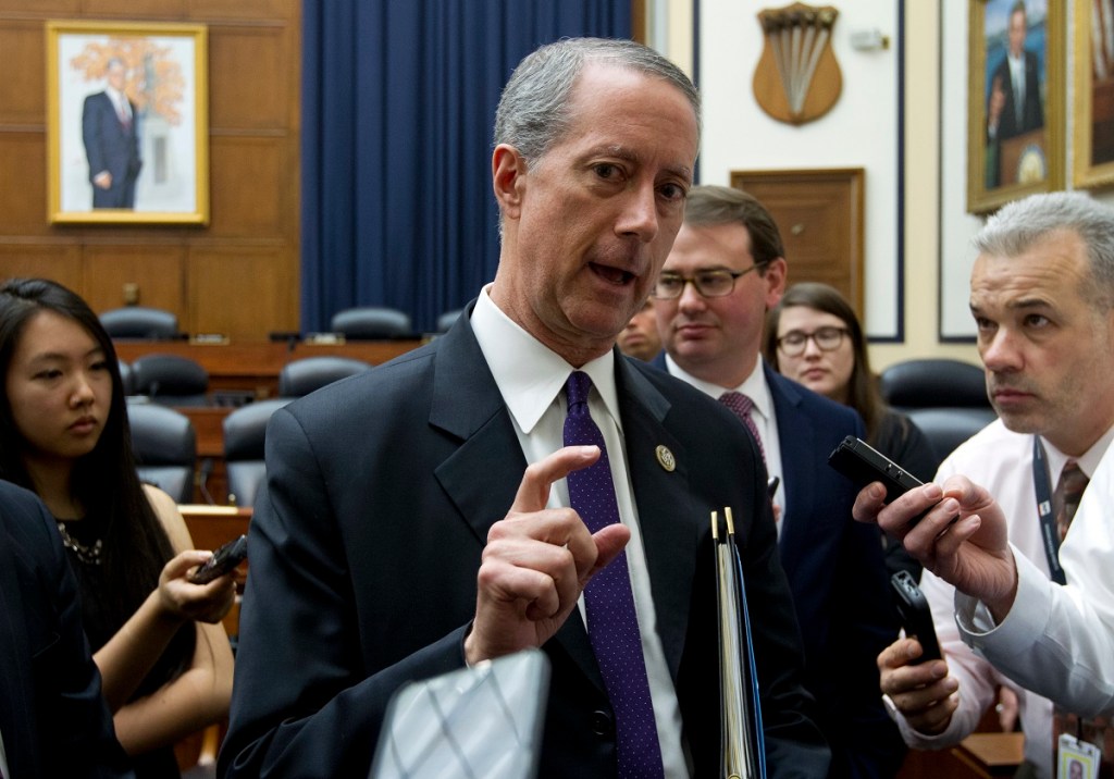 Lead lawmakers urge DoD to halt new payment rule