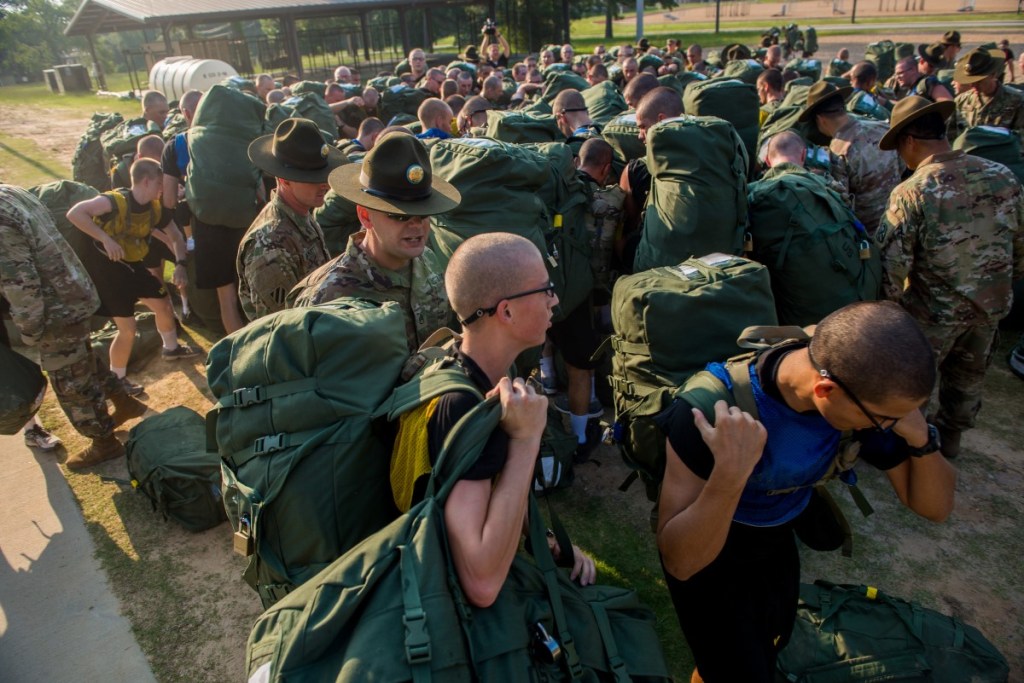 Army may establish new recruiting referral ribbon