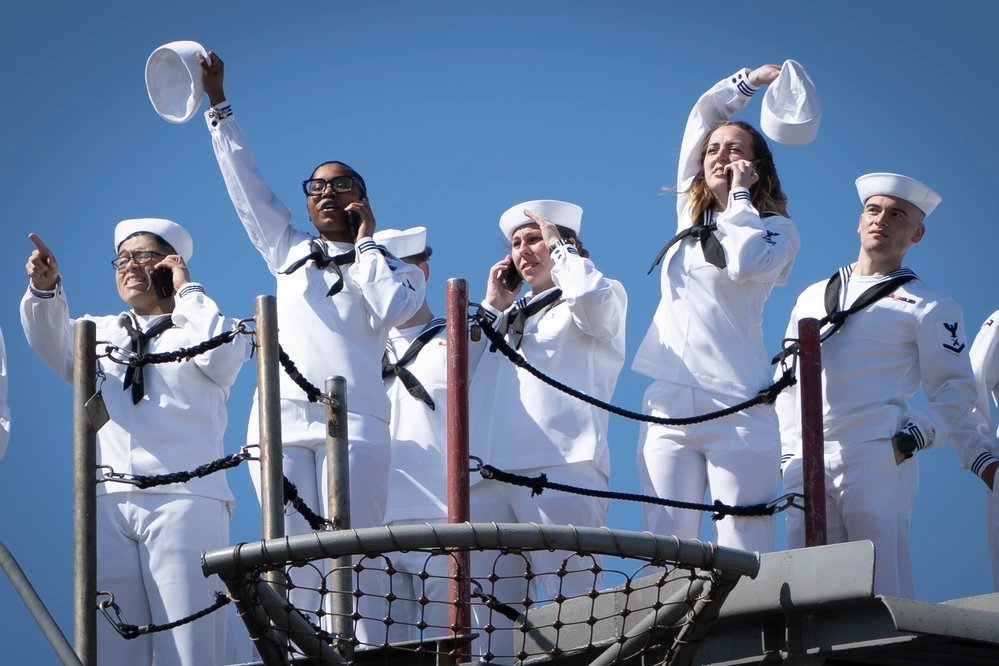 USS George HW Bush returns to Norfolk after deployment
