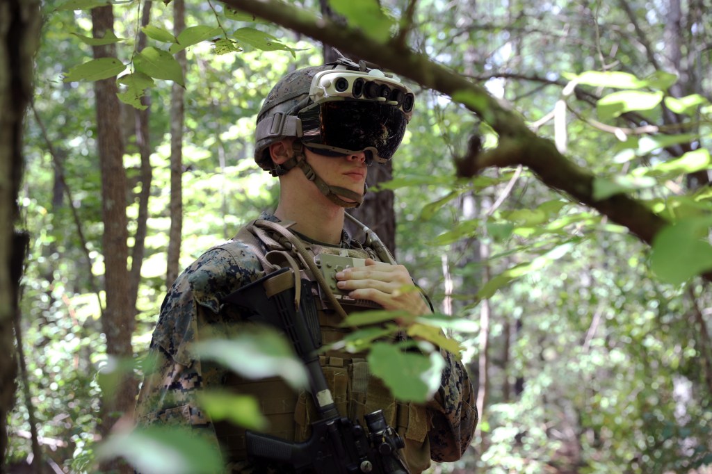 Army’s do-it-all goggles to reach soldiers’ hands in 2021