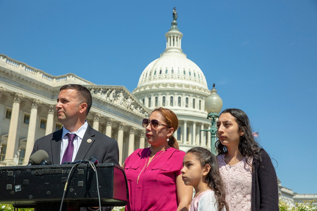 ‘I ask President Trump to please let my mom stay,’ girl, 8, begs DHS to stop deportation of military spouse, mother