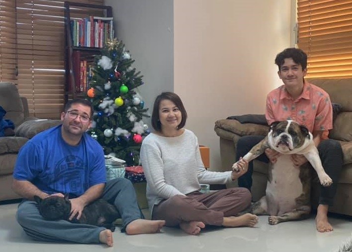 Their bulldogs died on a military flight. The family wants to know why