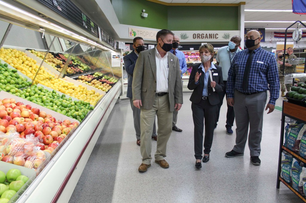 Commissary director to leave post March 31