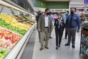 Commissary director to leave post March 31