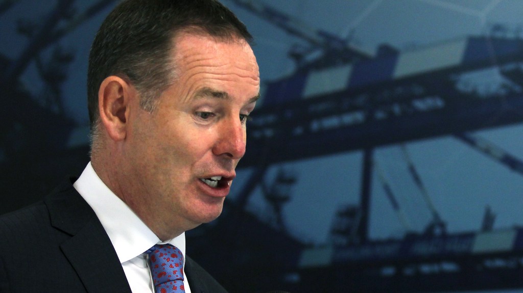 UK defense procurement chief to resign for job in Abu Dhabi
