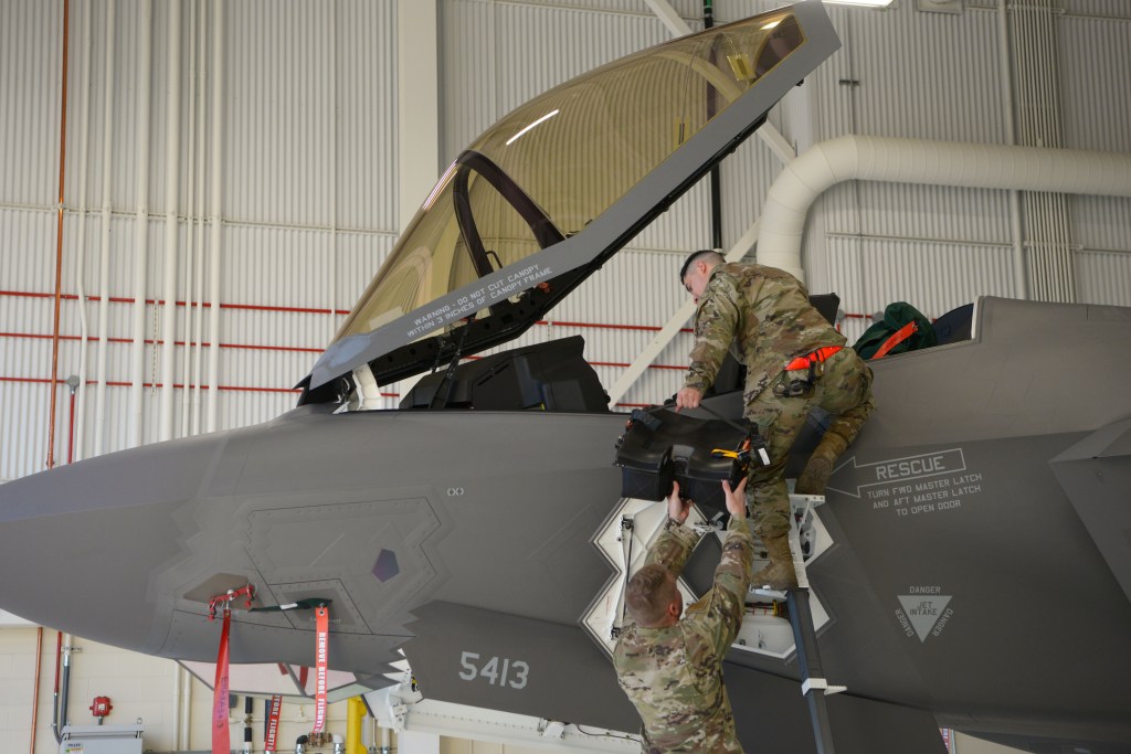 Arctic survival: Eielson F-35s get new kits for ejected pilots