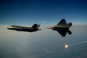 Air Force to link F-35, F-22 in ‘connect-a-thon’ experiment