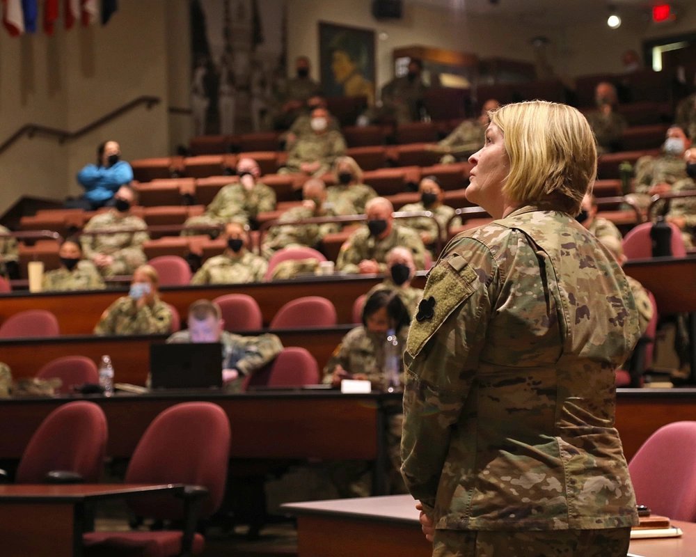 What are disinformation and extremism? And why should troops be aware?