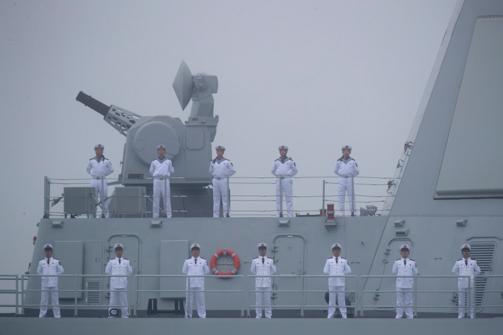 China simultaneously commissions three warships on Navy anniversary