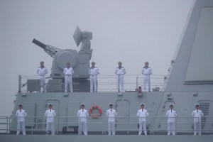 China simultaneously commissions three warships on Navy anniversary