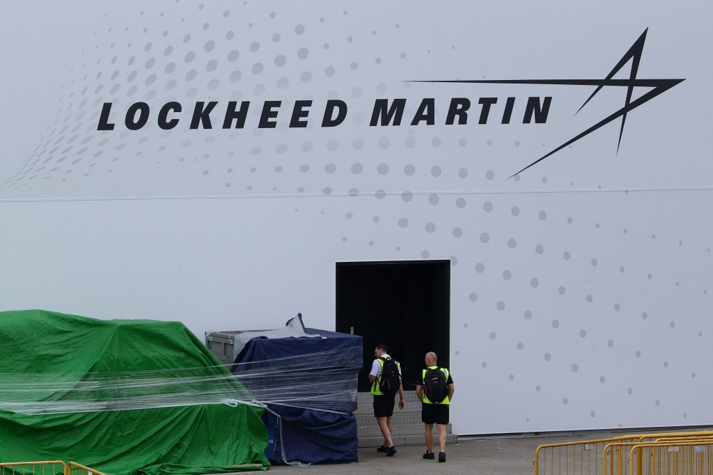 Lockheed offers cash to supply chain, use of private jets for COVID-19 fight