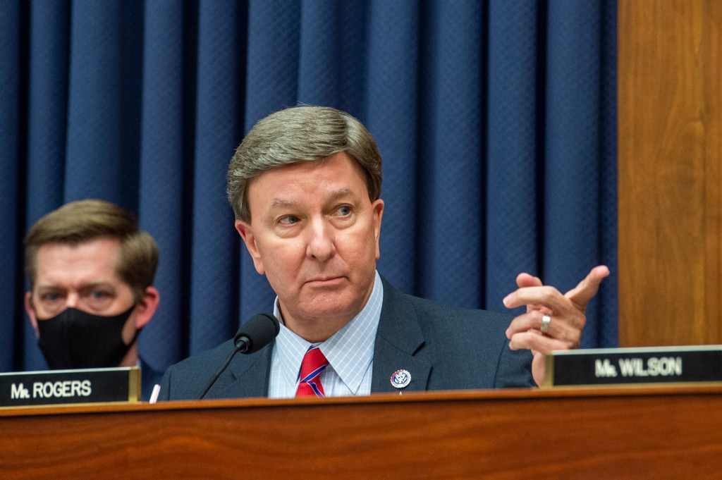 House panel advances DOD policy bill with sweeping acquisition reforms