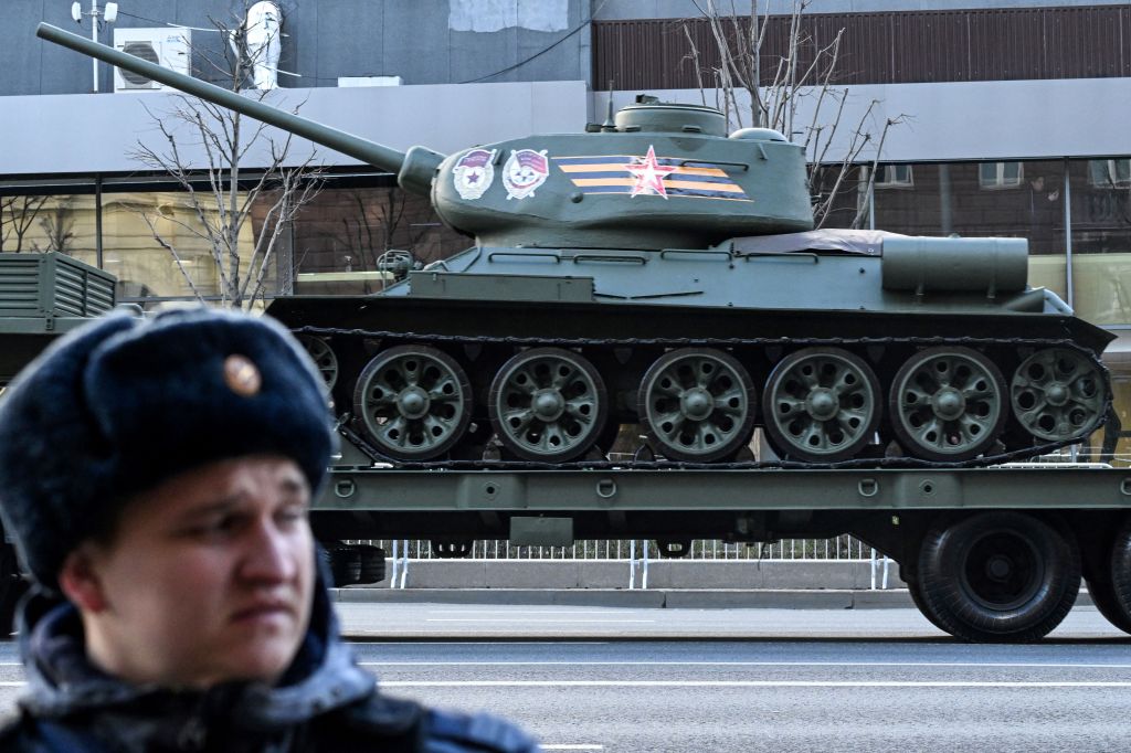 US poised to bite into Russia’s global defense market share