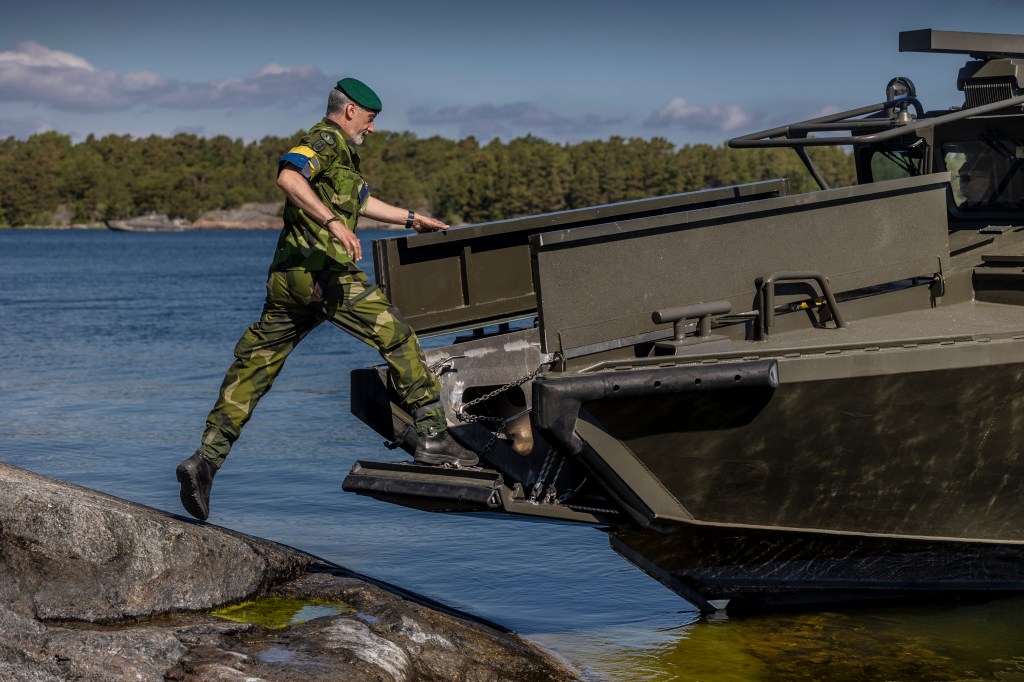 Sweden getting into the NATO groove by aiding Ukraine, boosting budget