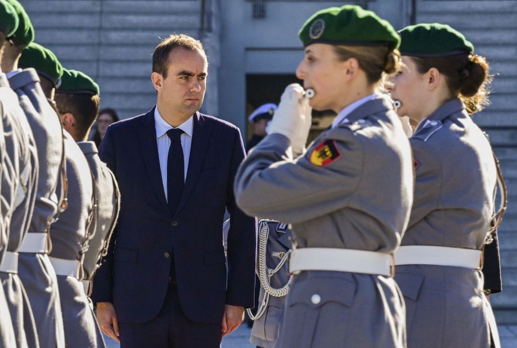 French defense boss marks German industry over sluggish tank program