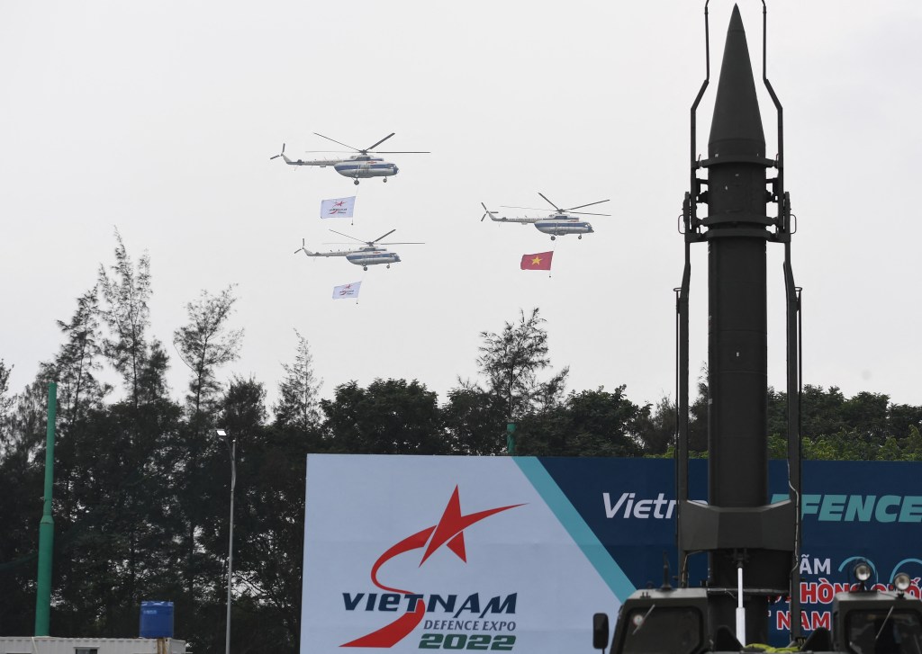See the weapons on display at Vietnam’s first defense expo
