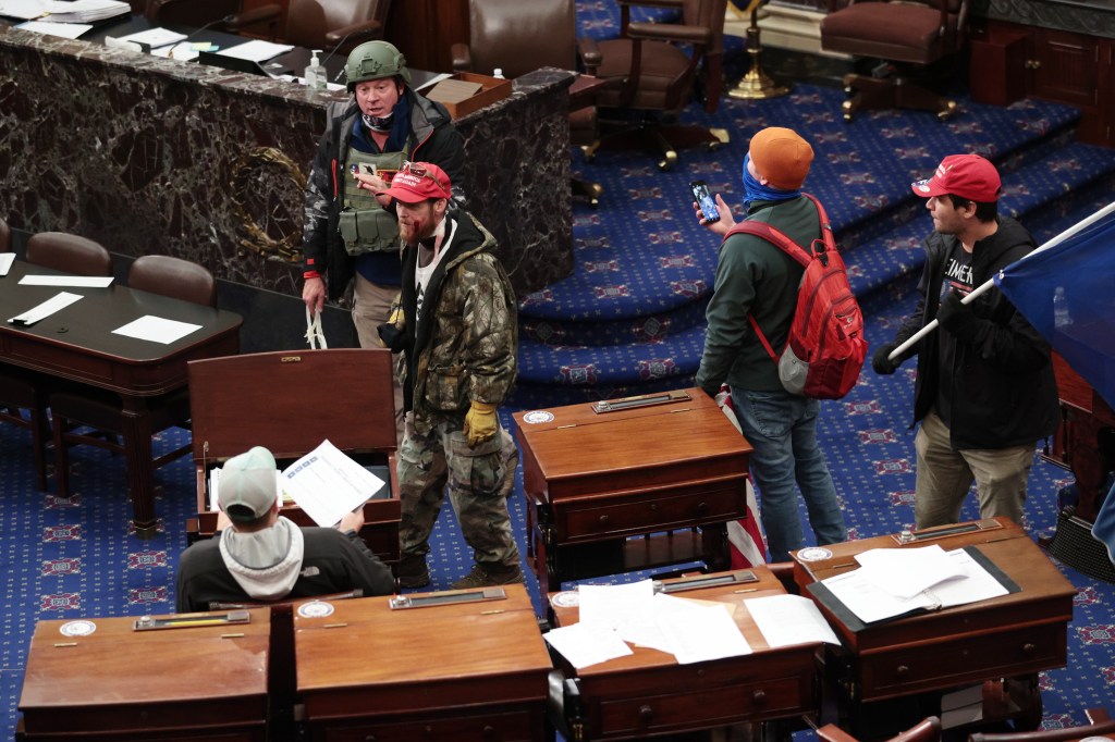 New congressional investigation to examine the link between veterans and extremist groups